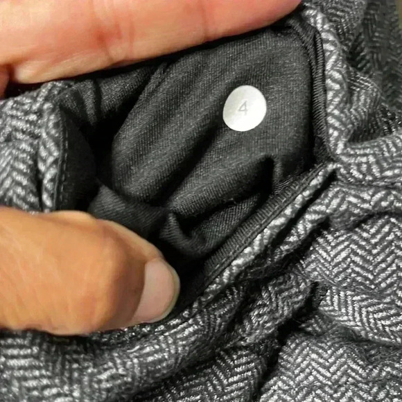 Lululemon Wunder Under Mid Rise Ankle Leggings Size 4 - Picture 3 of 3